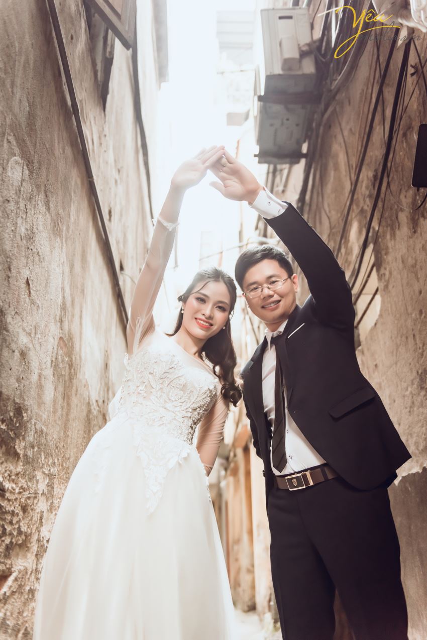 Nếu không có thời gian, chi phí đầu tư cho ảnh cưới thì bạn nên chọn những địa điểm chụp ảnh cưới đẹp ở Hà Nội và miễn phí như thế này.