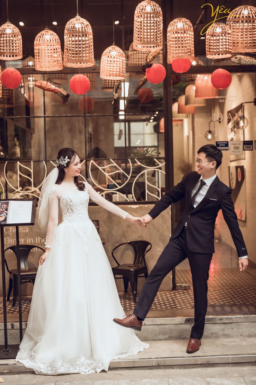 Nếu không có thời gian, chi phí đầu tư cho ảnh cưới thì bạn nên chọn những địa điểm chụp ảnh cưới đẹp ở Hà Nội và miễn phí như thế này.