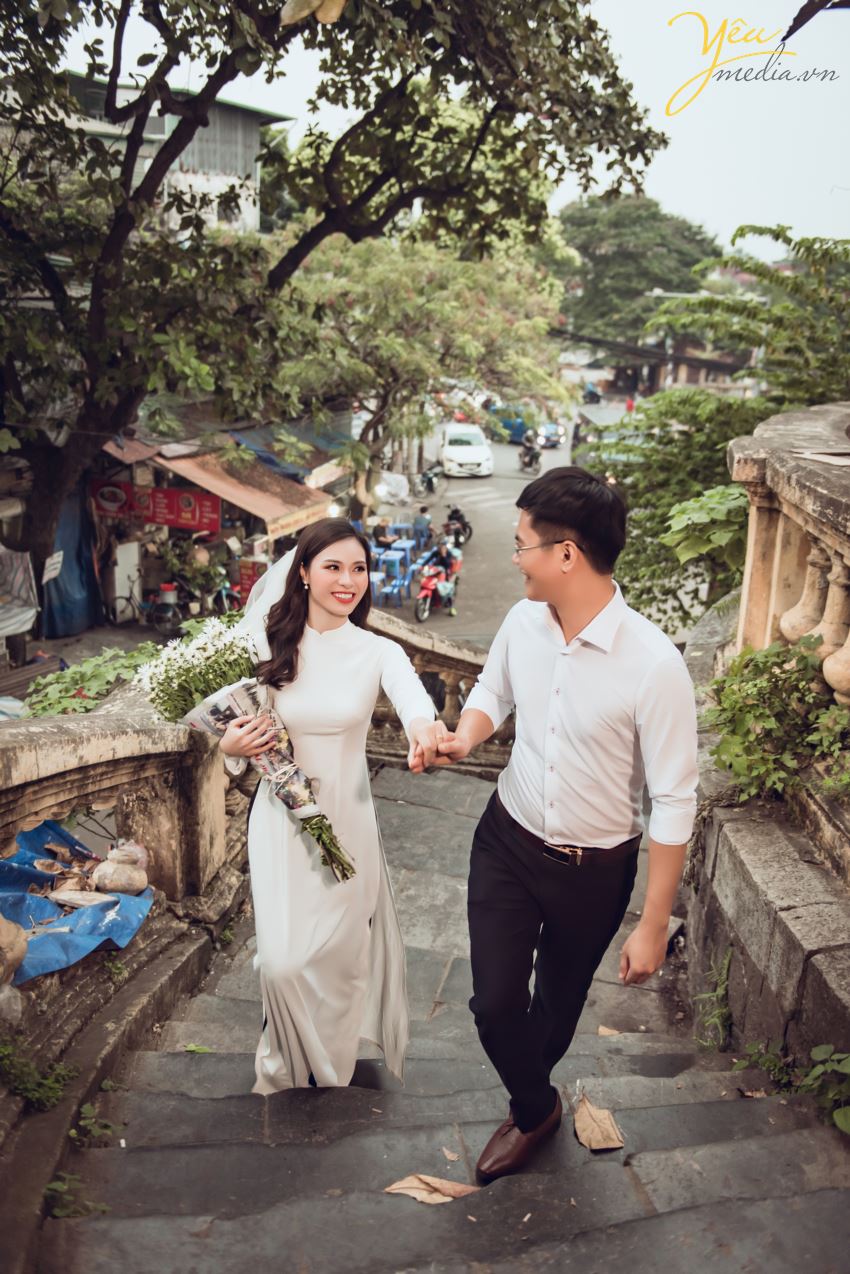 Nếu không có thời gian, chi phí đầu tư cho ảnh cưới thì bạn nên chọn những địa điểm chụp ảnh cưới đẹp ở Hà Nội và miễn phí như thế này.