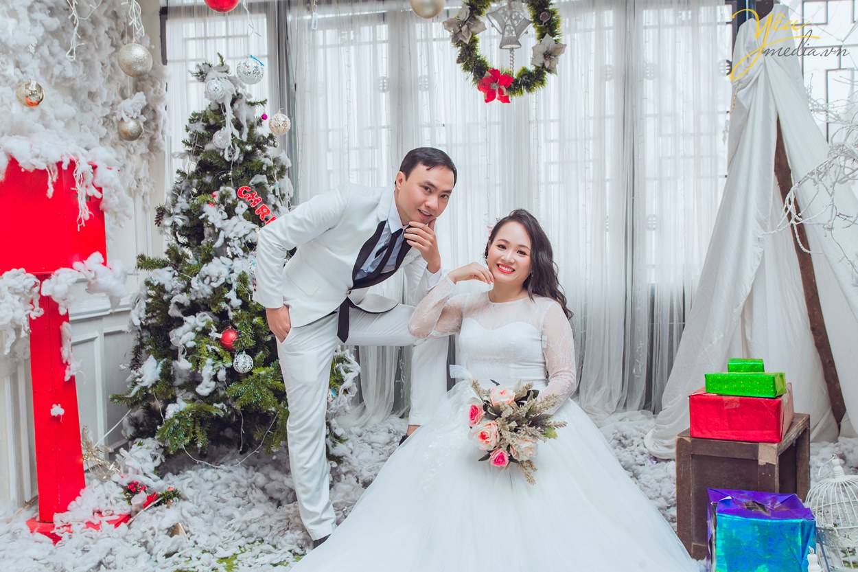 giá thuê thợ chụp ảnh cưới trong phim trường hà nội