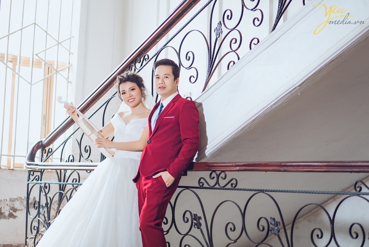 chụp ảnh cưới trong không gian cafe sang trọng