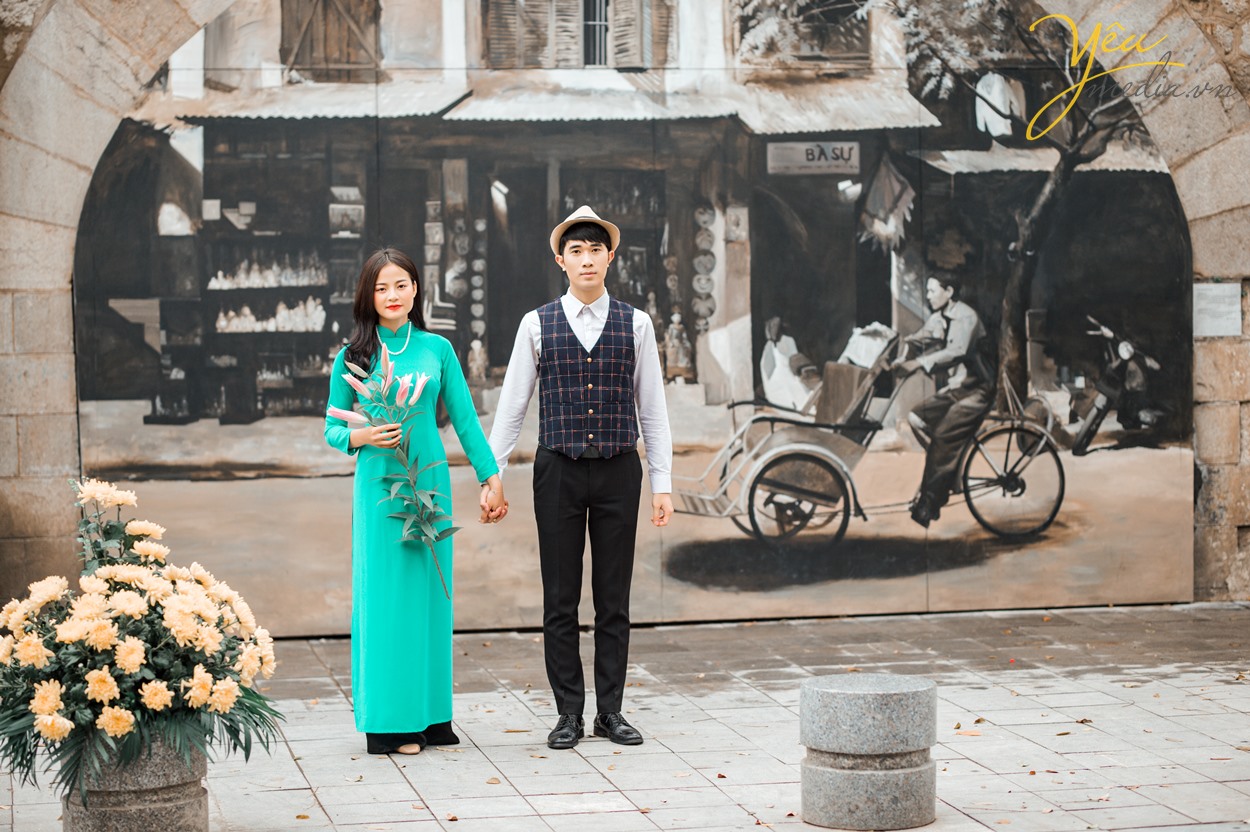 chụp ảnh cưới ở phố bích họa phùng hưng
