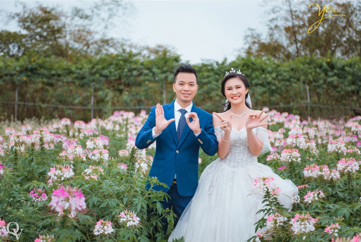 Những phim trường ra đời trước như Lavender, Smiley Ville, Box Arts,... được xây dựng theo phong cách châu Âu, Hàn Quốc... Còn Thảo nguyên hoa thì được xây dựng theo phong cách hoàn toàn mới lạ, độc đáo với khoảng 30 góc chụp theo phong cách Hàn Quốc kết hợp với hình ảnh đàn cừu, ngựa, dê của những vùng đất phía Nam Việt Nam.