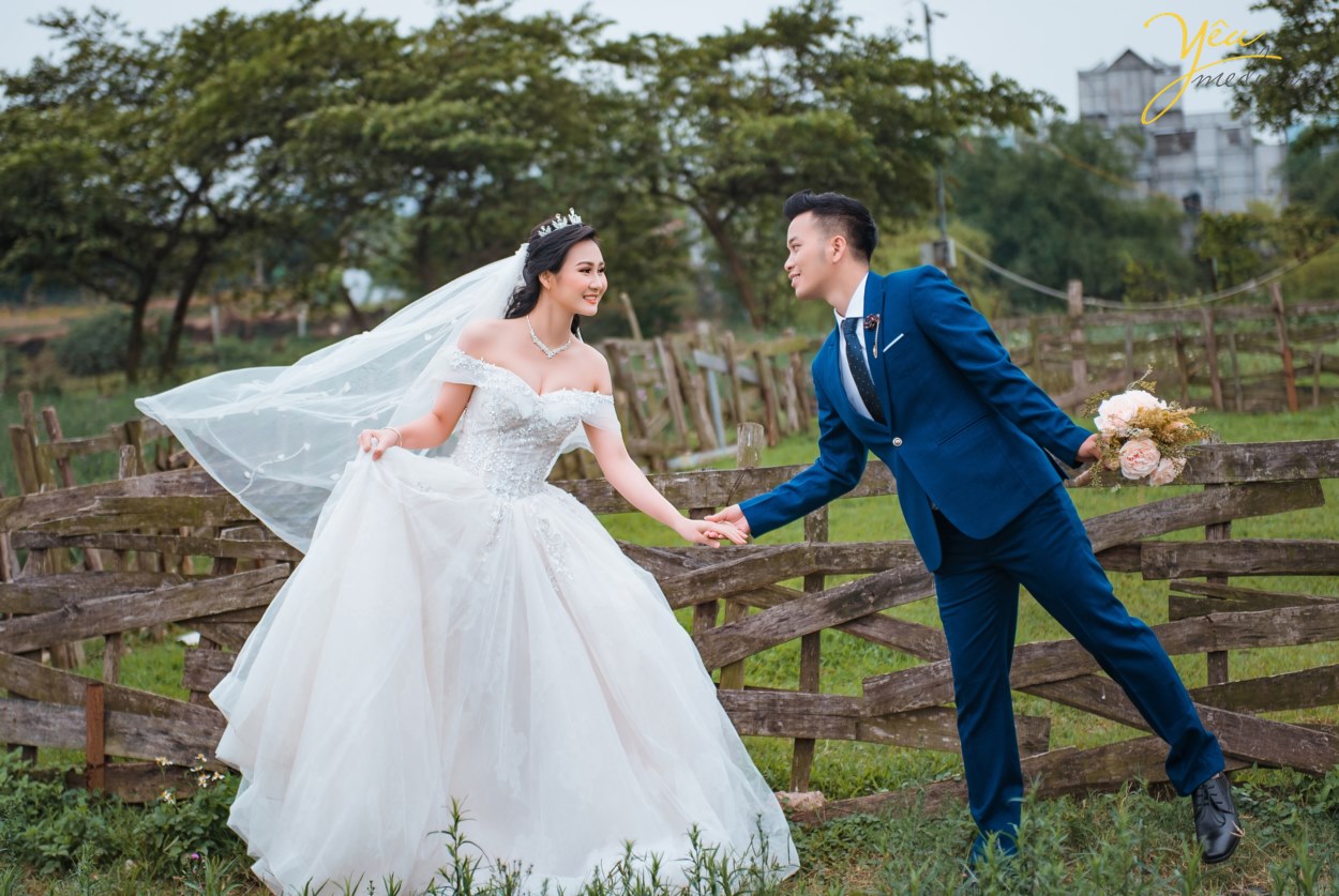 Chụp ảnh cưới đẹp ở Thảo nguyên hoa Hà Nội ở thạch bàn, long biên, ekip chụp hình đẹp nhất