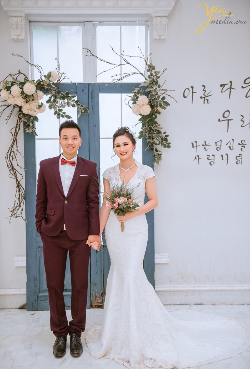Chụp ảnh cưới đẹp ở Thảo nguyên hoa Hà Nội ở thạch bàn, long biên, ekip chụp hình đẹp nhất