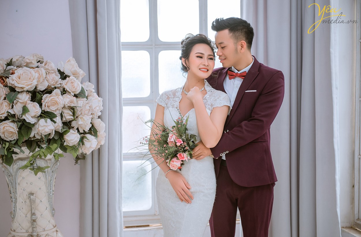 Chụp ảnh cưới đẹp ở Thảo nguyên hoa Hà Nội ở thạch bàn, long biên, ekip chụp hình đẹp nhất