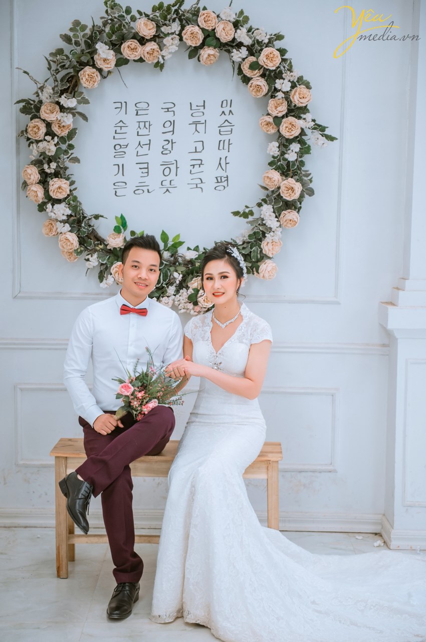 Chụp ảnh cưới đẹp ở Thảo nguyên hoa Hà Nội ở thạch bàn, long biên, ekip chụp hình đẹp nhất