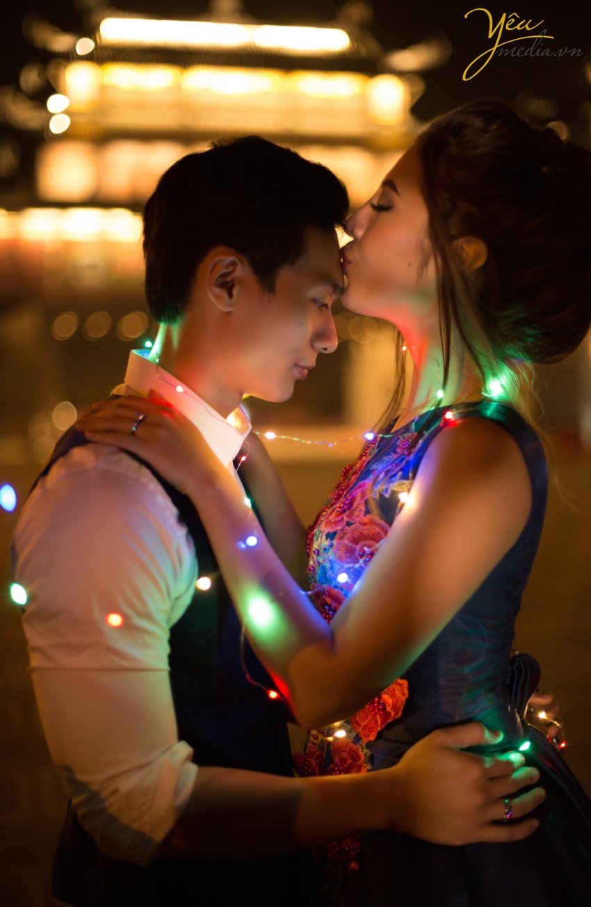 Nếu chụp ảnh cưới ở Ninh Bình, bạn sẽ chẳng thể bỏ qua khung cảnh lãng mạn của hoàng hôn đỏ nơi Đầm Vân Long. Vốn nổi tiếng là khu bảo tồn thiên nhiên lớn nhất miền Bắc, đến với nơi đây là bạn đến với một khung cảnh thiên nhiên hoang dã mà nên thơ. Chụp ảnh cưới đẹp nhất ở Động Am Tiên, hang múa, đầm vân long, tam cốc bích động, tỉnh ninh bình , studio yêu media