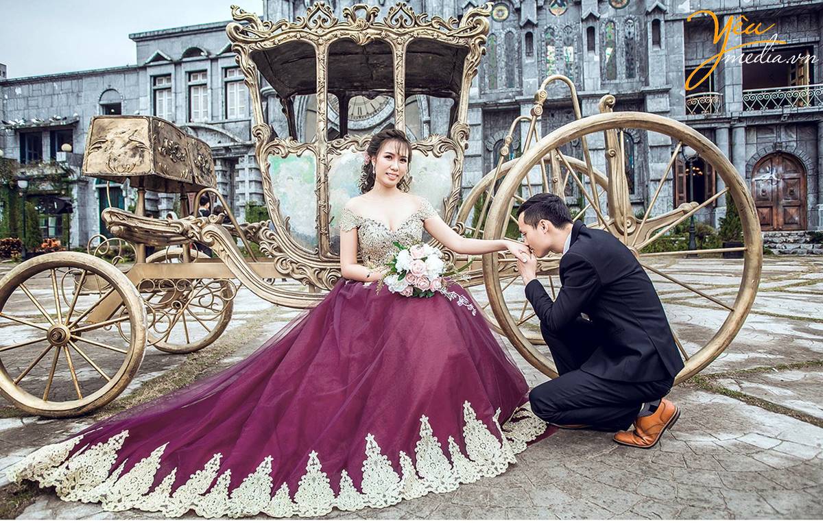 chụp ảnh cưới tại Smiley Ville