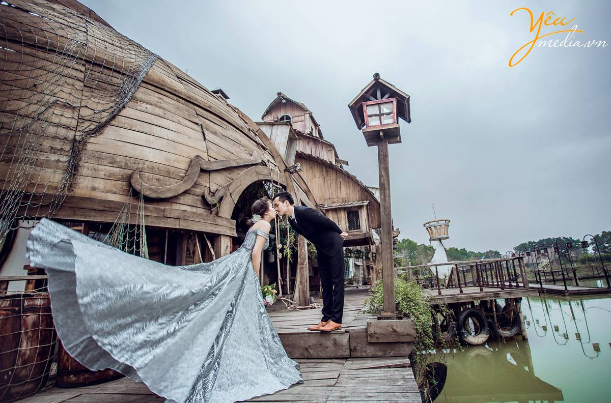 chụp ảnh cưới tại Smiley Ville