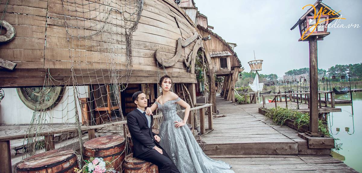 chụp ảnh cưới tại Smiley Ville