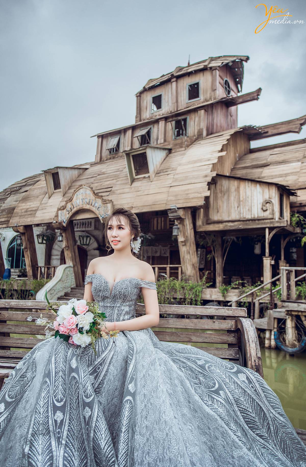 chụp ảnh cưới tại Smiley Ville