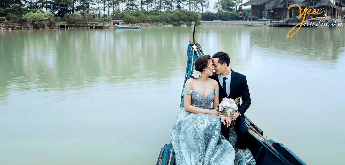 chụp ảnh cưới tại Smiley Ville