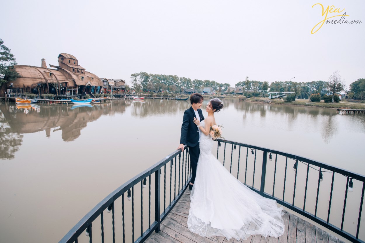 xin chia sẻ những kinh nghiệm chụp ảnh cưới phong cách kiểu hàn quốc. Chọn trang phục và bối cảnh phù hợp nhất. Dịch vụ: Tư vấn chụp ảnh cưới, Chụp ảnh cưới hàn quốc, Trang điểm hàn quốc đẹp.