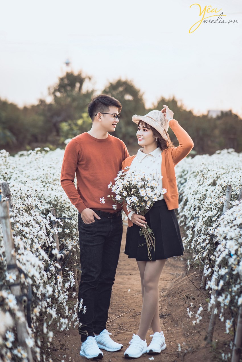 chụp ảnh cưới ở vườn hoa phong cách nhẹ nhàng hà nội