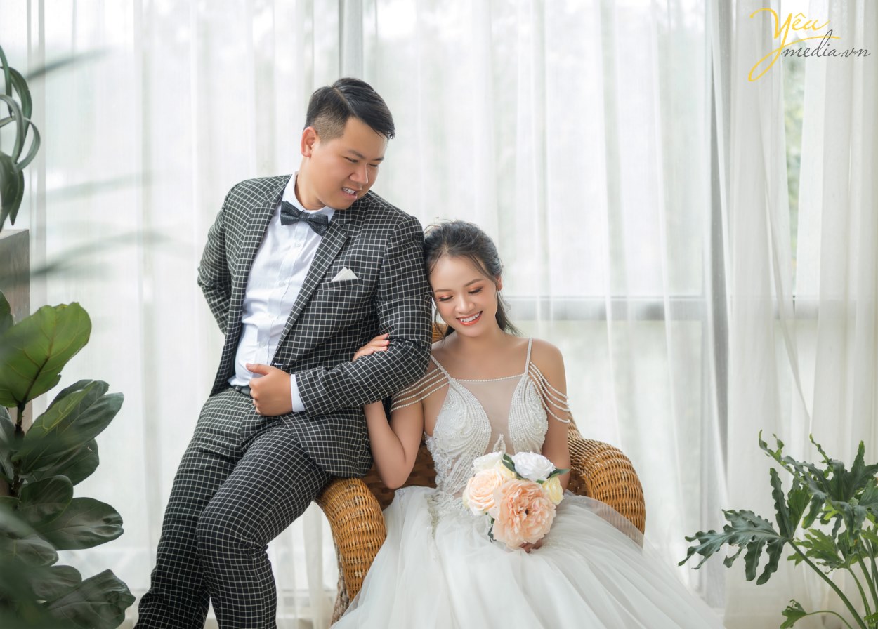 CHỤP ẢNH CƯỚI THEO PHONG CÁCH ĐƯỜNG PHỐ ẤN TƯỢNG – STREET STYLE kết hợp phim trường đẹp ở hà nội nên lựa chọn địa điểm nào