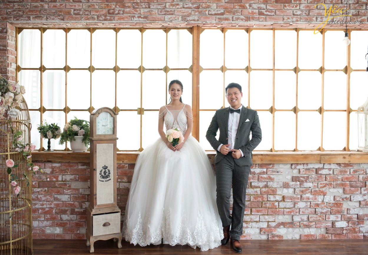 CHỤP ẢNH CƯỚI THEO PHONG CÁCH ĐƯỜNG PHỐ ẤN TƯỢNG – STREET STYLE kết hợp phim trường đẹp ở hà nội nên lựa chọn địa điểm nào