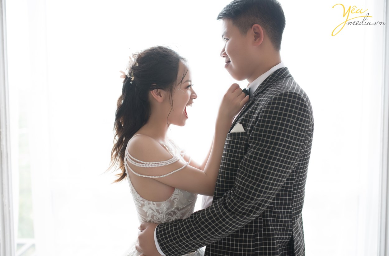 CHỤP ẢNH CƯỚI THEO PHONG CÁCH ĐƯỜNG PHỐ ẤN TƯỢNG – STREET STYLE kết hợp phim trường đẹp ở hà nội nên lựa chọn địa điểm nào