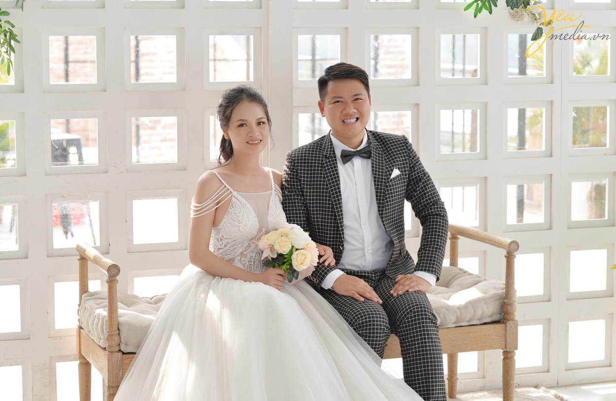 CHỤP ẢNH CƯỚI THEO PHONG CÁCH ĐƯỜNG PHỐ ẤN TƯỢNG – STREET STYLE kết hợp phim trường đẹp ở hà nội nên lựa chọn địa điểm nào