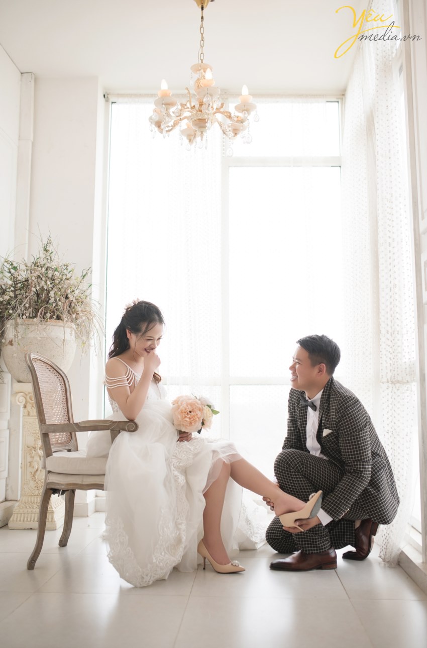 CHỤP ẢNH CƯỚI THEO PHONG CÁCH ĐƯỜNG PHỐ ẤN TƯỢNG – STREET STYLE kết hợp phim trường đẹp ở hà nội nên lựa chọn địa điểm nào