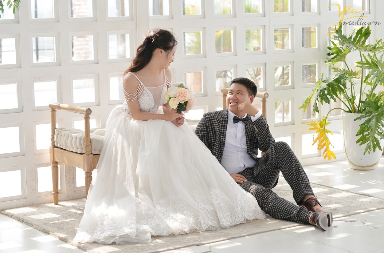 CHỤP ẢNH CƯỚI THEO PHONG CÁCH ĐƯỜNG PHỐ ẤN TƯỢNG – STREET STYLE kết hợp phim trường đẹp ở hà nội nên lựa chọn địa điểm nào