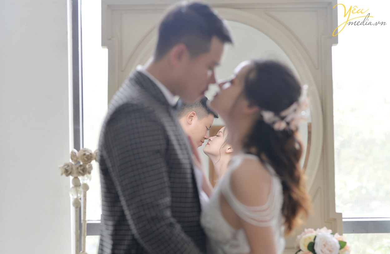 CHỤP ẢNH CƯỚI THEO PHONG CÁCH ĐƯỜNG PHỐ ẤN TƯỢNG – STREET STYLE kết hợp phim trường đẹp ở hà nội nên lựa chọn địa điểm nào