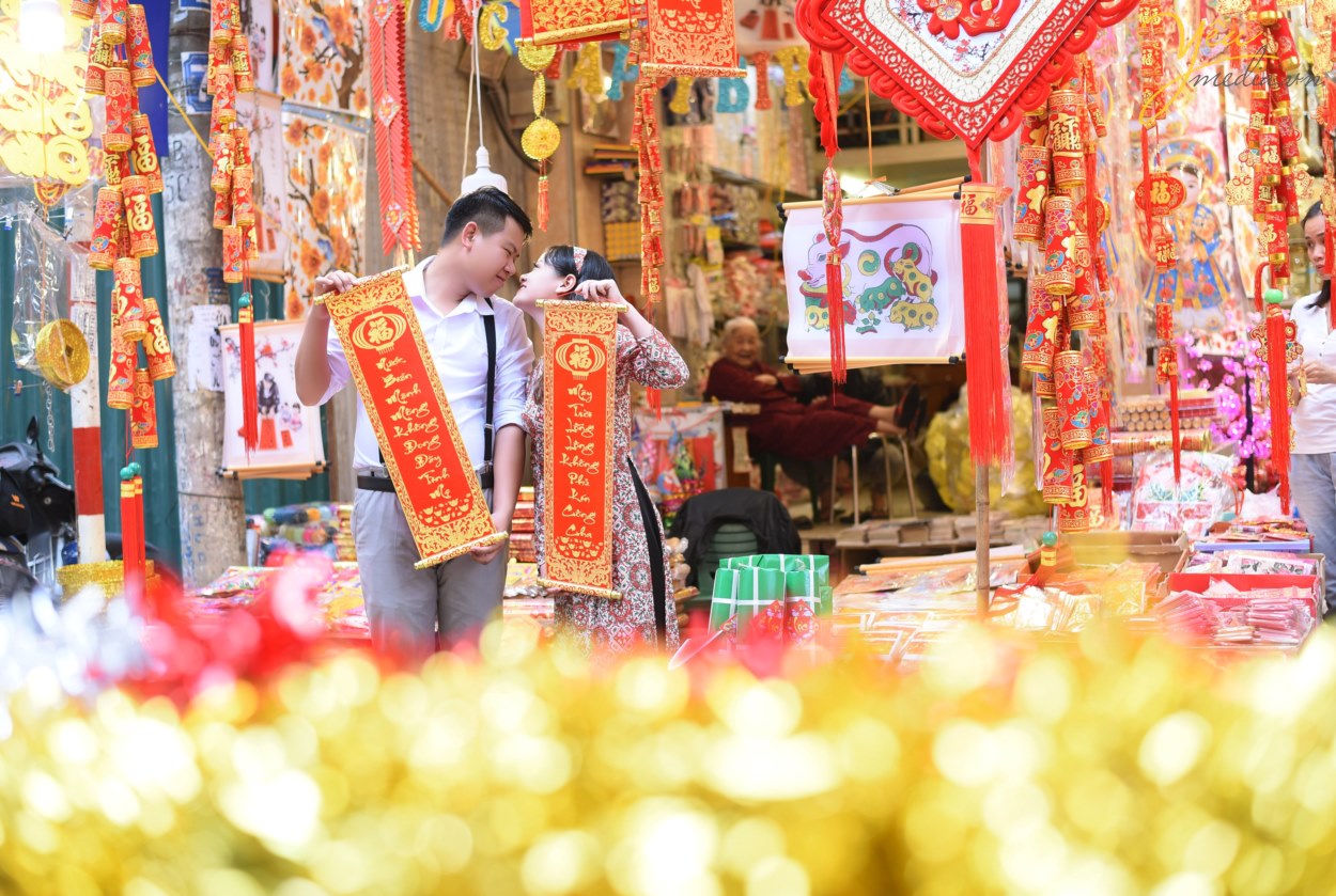 CHỤP ẢNH CƯỚI THEO PHONG CÁCH ĐƯỜNG PHỐ ẤN TƯỢNG – STREET STYLE kết hợp phim trường đẹp ở hà nội nên lựa chọn địa điểm nào