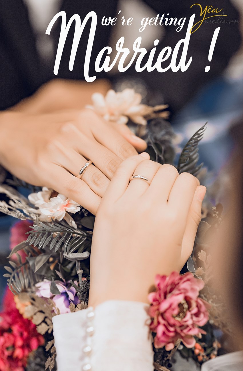 chụp ảnh cưới với nhẫn cưới đơn giản
