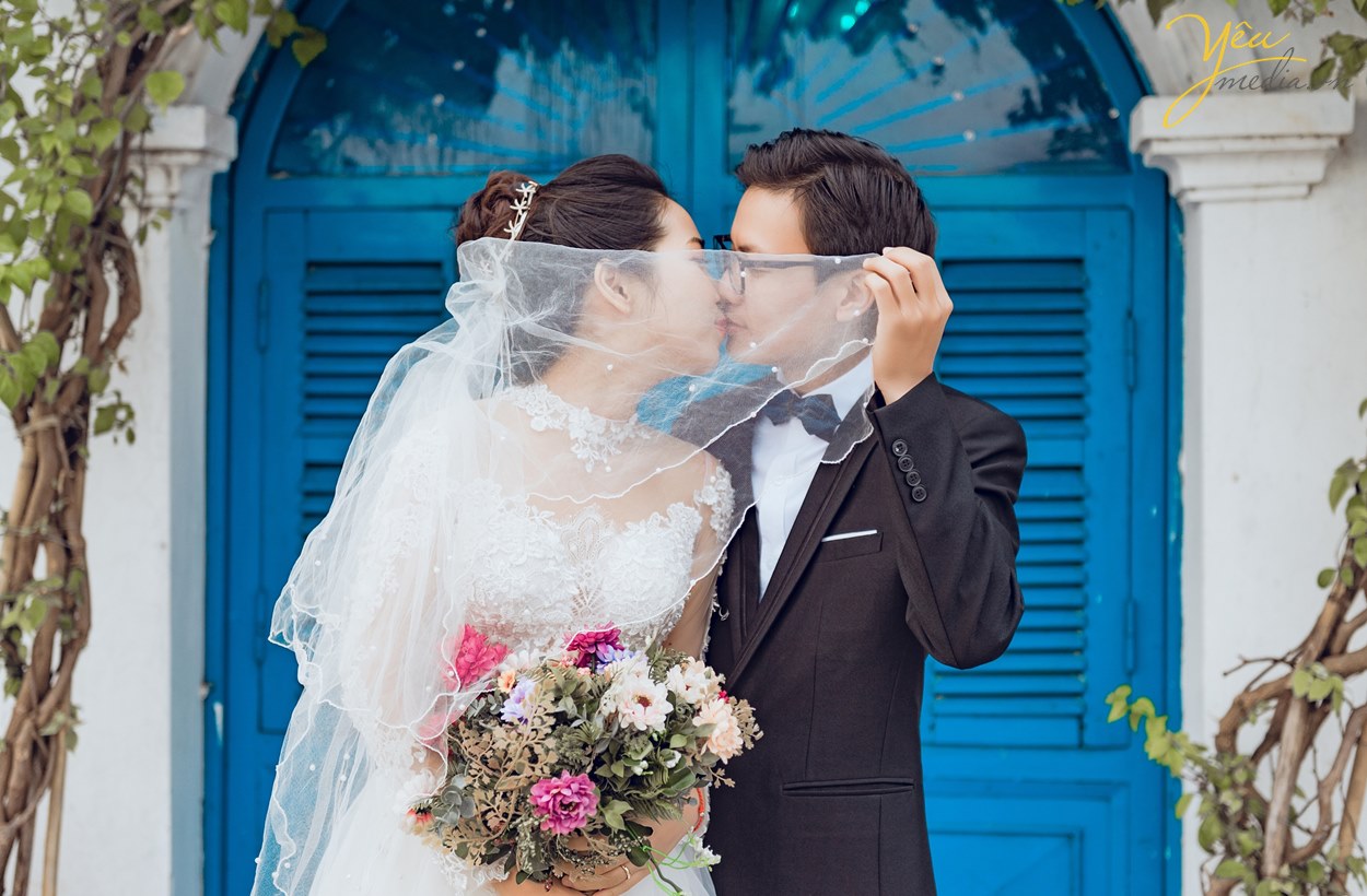 chụp ảnh cưới ở cà phê santorini phong cách hy lạp