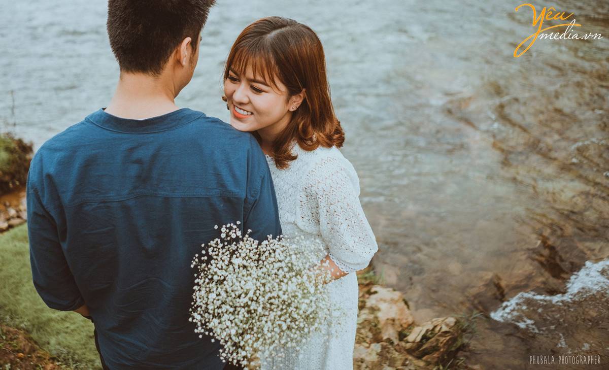 chụp ảnh cưới phong cách tự nhiên
