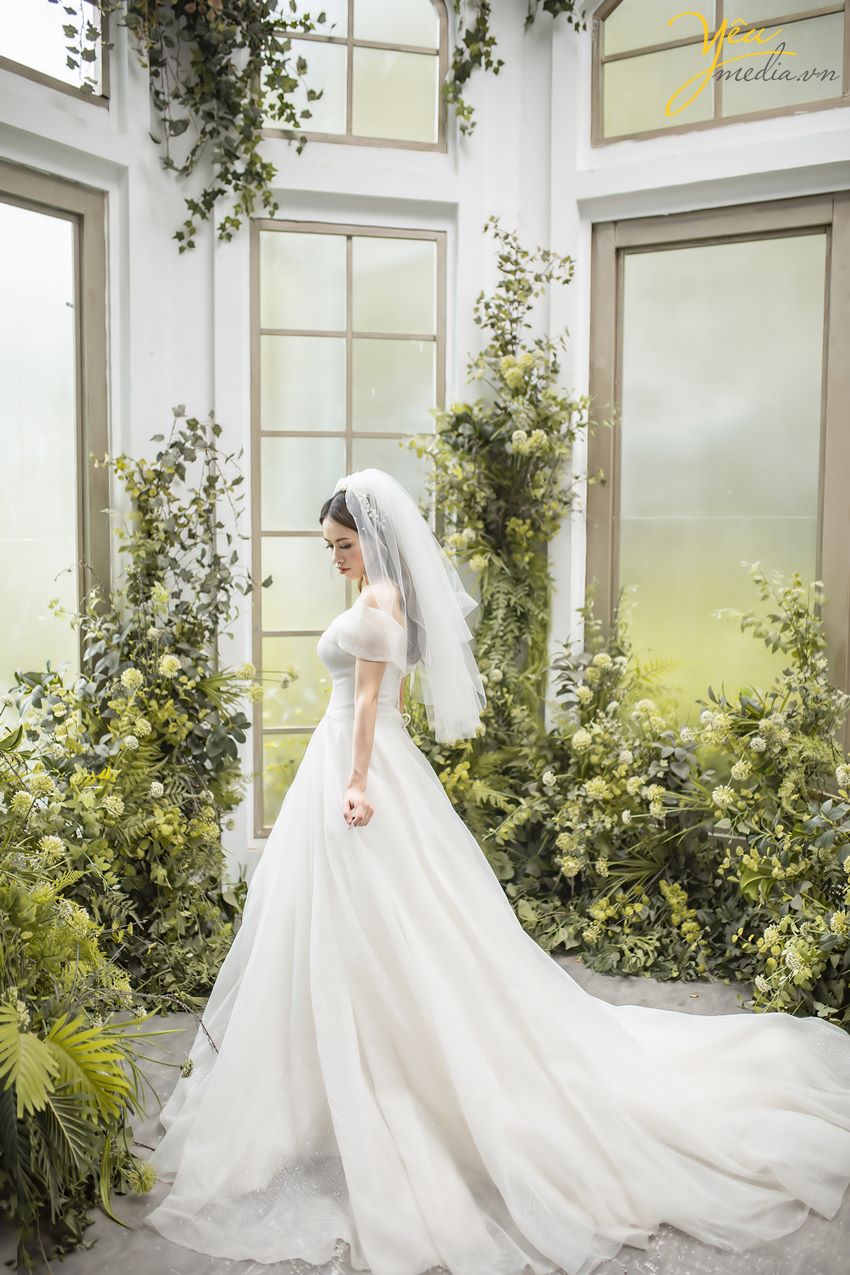 Nếu bạn đang băn khoăn trong việc lựa chọn một Studio chụp hình cưới chuyên nghiệp, đẳng cấp. Thì đừng ngần ngại chọn Yêu Media. Chúng tôi sẽ mang đến cho hai bạn những trải nghiệm về dịch vụ cưới hoàn hảo. Yêu Media sẽ là một phần giúp ngày cưới của hai bạn được trọn vẹn và ý nghĩa.