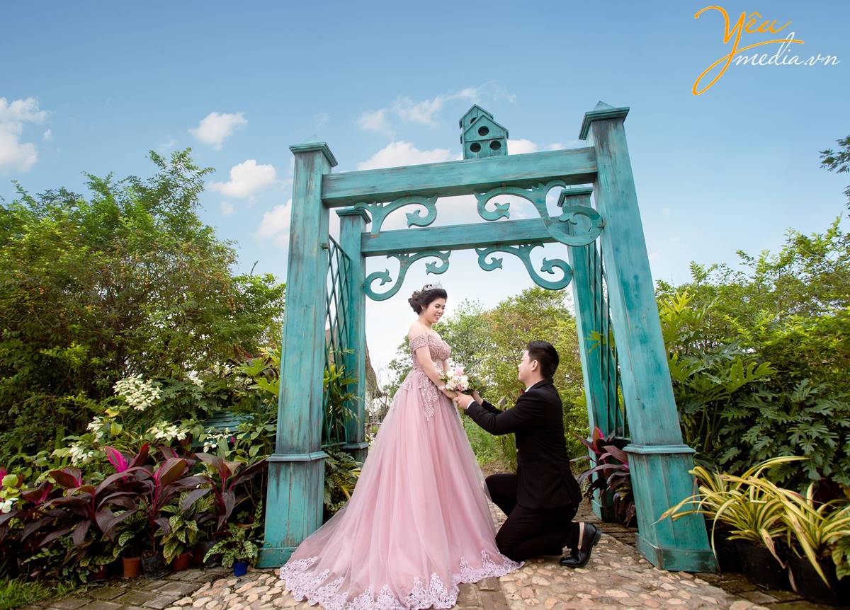 chụp ảnh cưới tại Smiley Ville