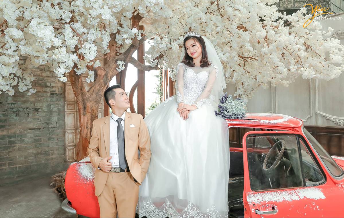 chụp ảnh cưới tại phim trường Smiley Ville