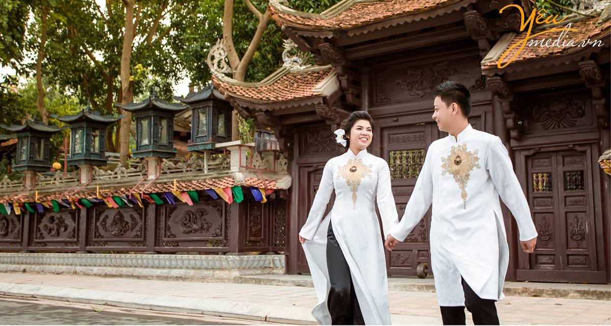 chụp ảnh cưới tại chùa Vạn Niên