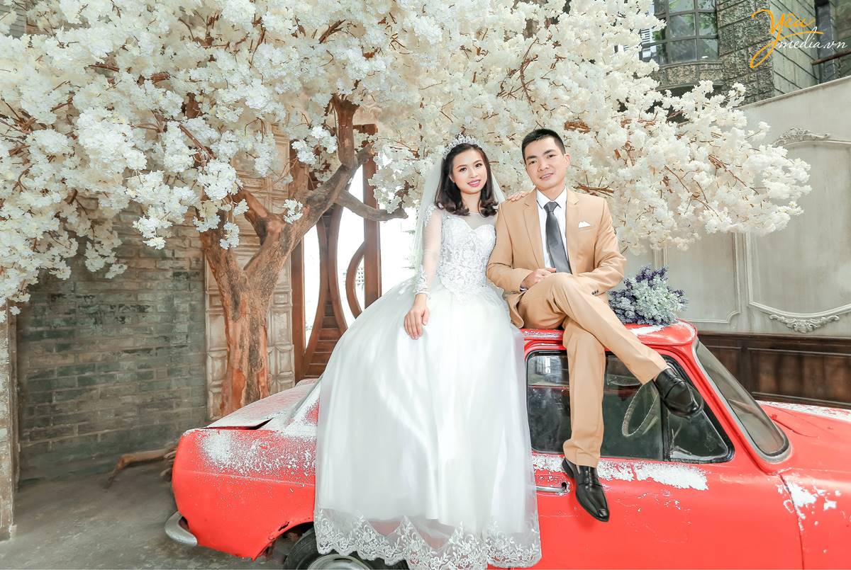 chụp ảnh cưới tại phim trường Smiley Ville