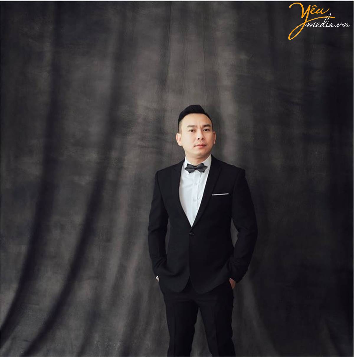 chụp ảnh cưới tại phim trường VTV8 Huế