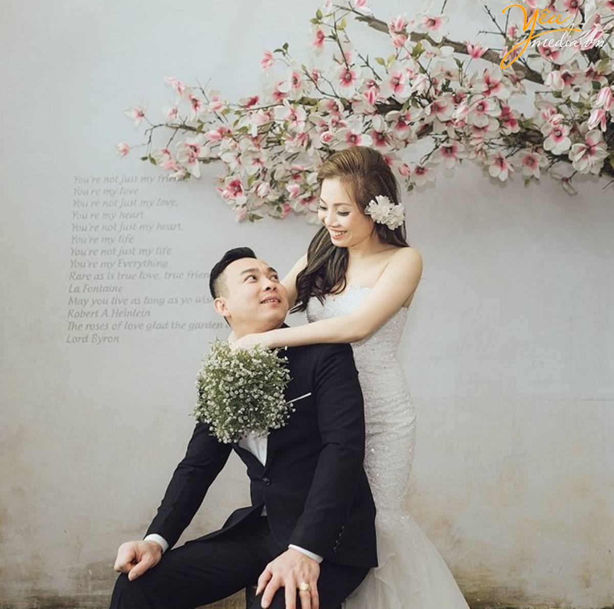 chụp ảnh cưới tại phim trường VTV8 Huế