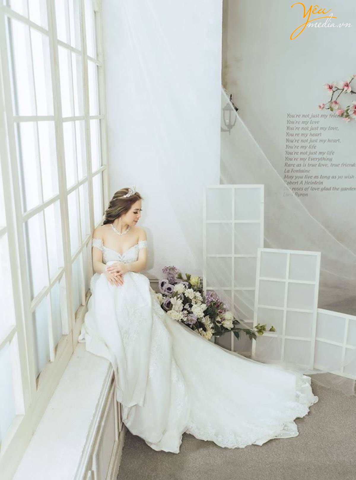 chụp ảnh cưới tại phim trường VTV8 Huế