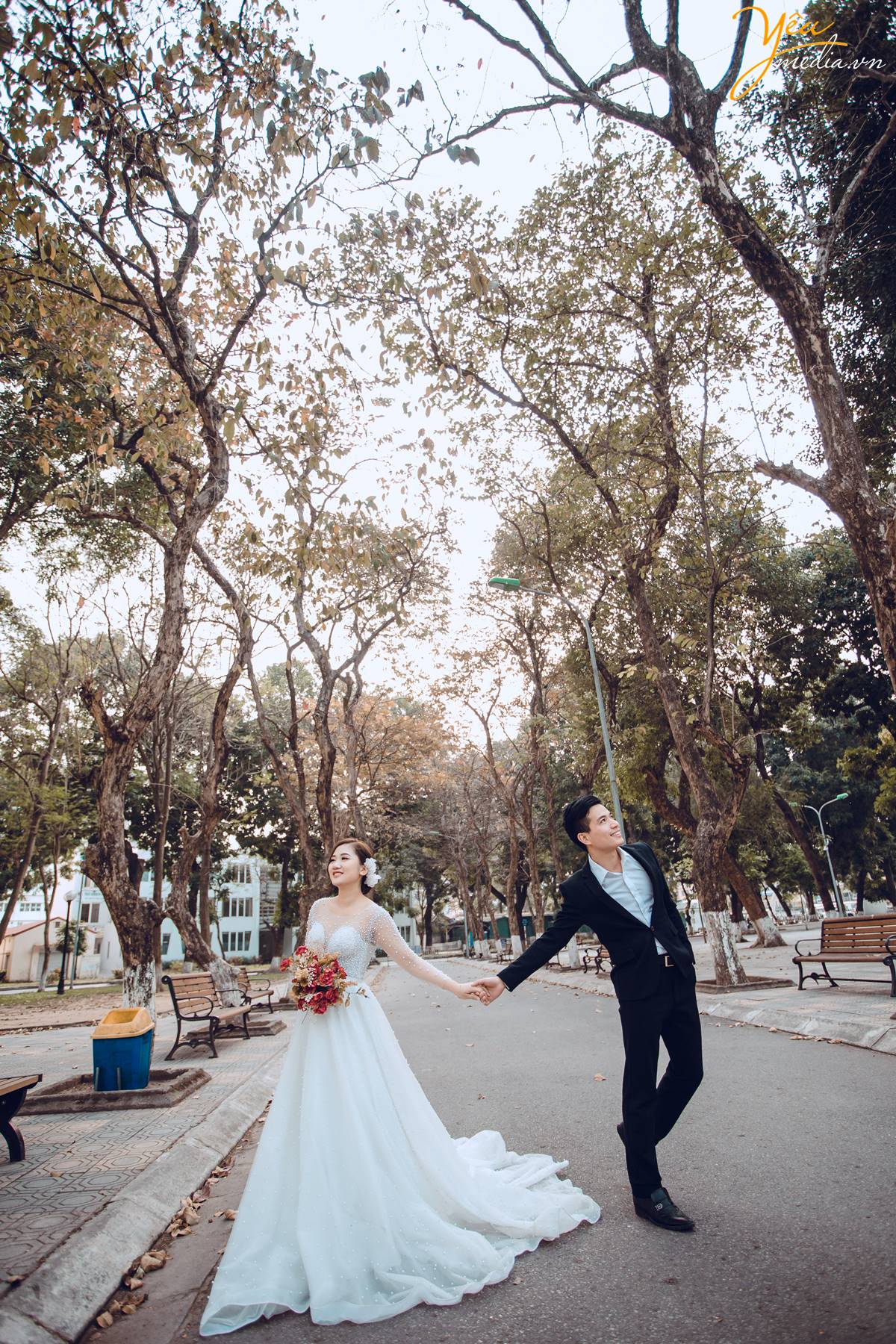 chụp ảnh cưới tại Đại học Bách Khoa