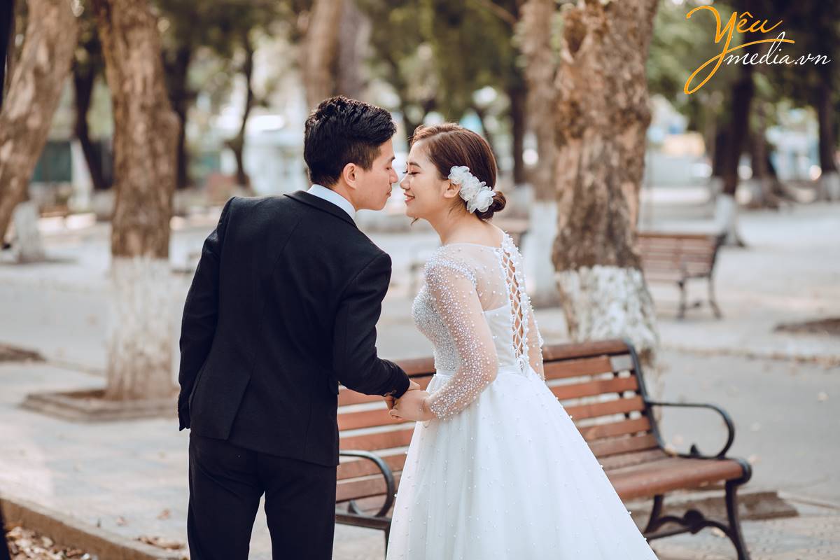 chụp ảnh cưới tại Đại học Bách Khoa