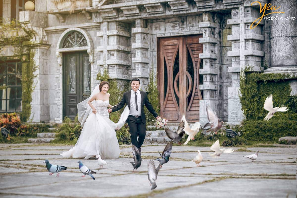 Album ảnh cưới đẹp chụp tại Smiley Ville và Santorini Vibes Cafe