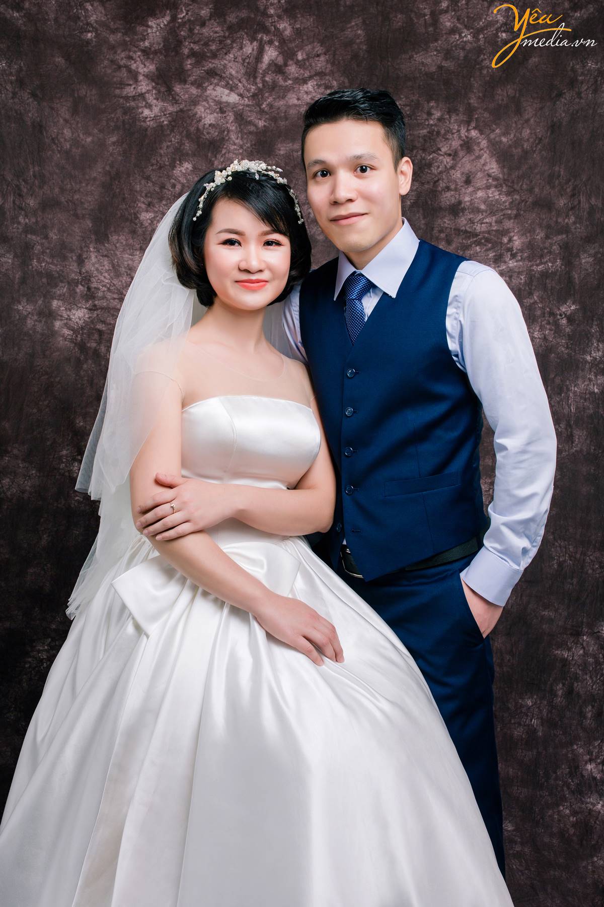 chụp ảnh cưới tại studio