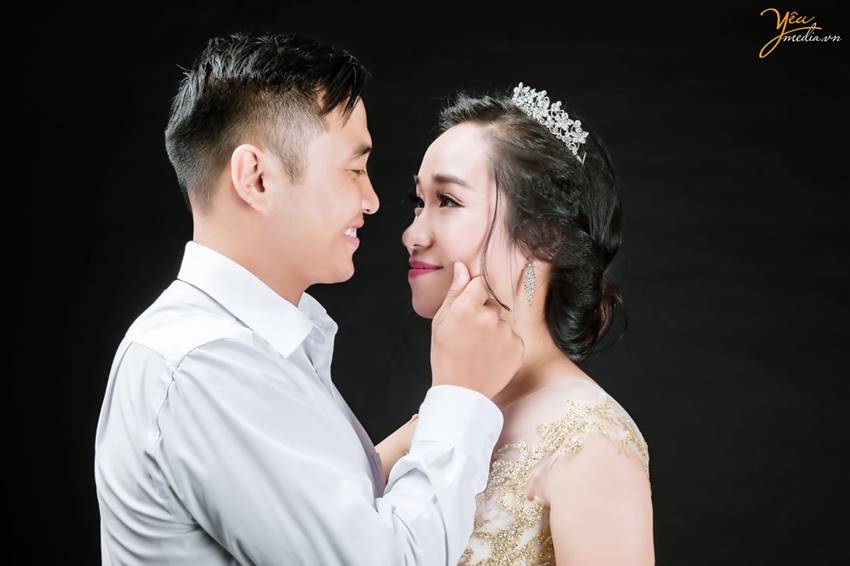 chụp ảnh cưới tại studio