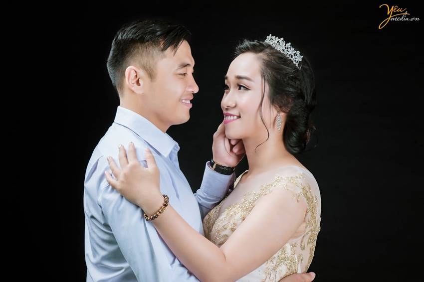 chụp ảnh cưới tại studio