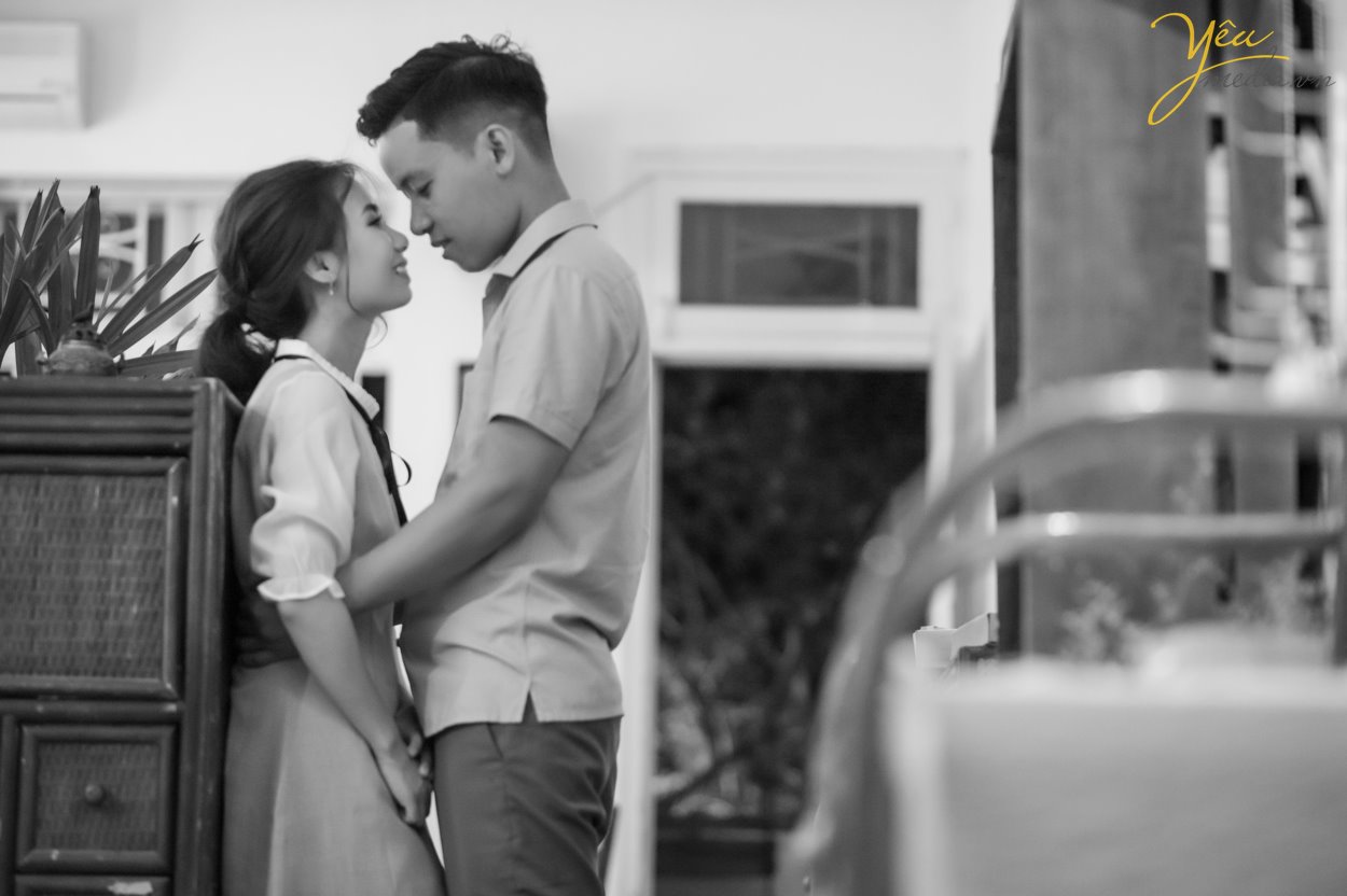 Phục sức, trang điểm hay địa điểm chụp ảnh cưới quả thật quan trọng, không chỉ khi chụp ảnh cưới phong cách Hàn Quốc mà trong chụp hình cưới nói chung. Thế nhưng, điều quan trọng nhất để tạo nên cái chất lãng mạn xứ kim chi trong bộ ảnh chính là concept chụp.  Bộ album cưới đẹp là khi người xem cảm thấy phảng phất nét Hàn Quốc và vẫn giữ được vẻ đẹp tự nhiên của cô dâu chú rể. Và concept, hay ý tưởng, nội dung của bộ ảnh chính là yếu tố quyết định cảm giác này.