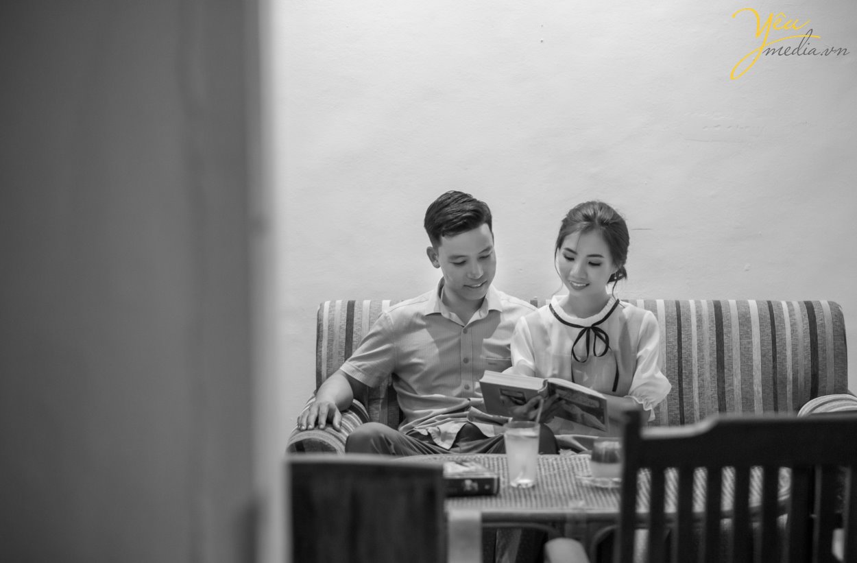 Phục sức, trang điểm hay địa điểm chụp ảnh cưới quả thật quan trọng, không chỉ khi chụp ảnh cưới phong cách Hàn Quốc mà trong chụp hình cưới nói chung. Thế nhưng, điều quan trọng nhất để tạo nên cái chất lãng mạn xứ kim chi trong bộ ảnh chính là concept chụp.  Bộ album cưới đẹp là khi người xem cảm thấy phảng phất nét Hàn Quốc và vẫn giữ được vẻ đẹp tự nhiên của cô dâu chú rể. Và concept, hay ý tưởng, nội dung của bộ ảnh chính là yếu tố quyết định cảm giác này.