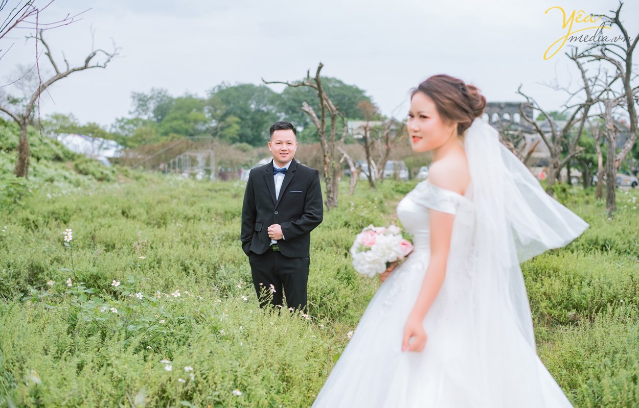 chụp ảnh cưới phong cảnh rộng bát ngát ở hà nội