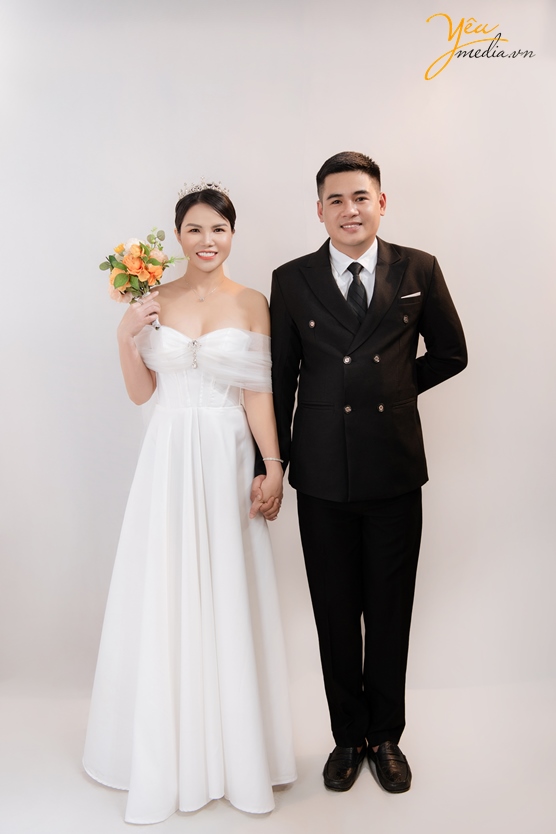Bộ ảnh cưới chụp trong studio phong cách Hàn Quốc tại Hà Nội