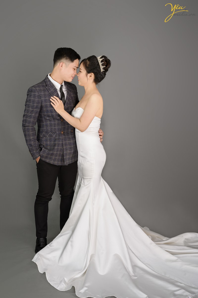 Chụp ảnh cưới style nhẹ nhàng Korea Hàn Quốc trong studio yêu media hà nội yeumedia.vn