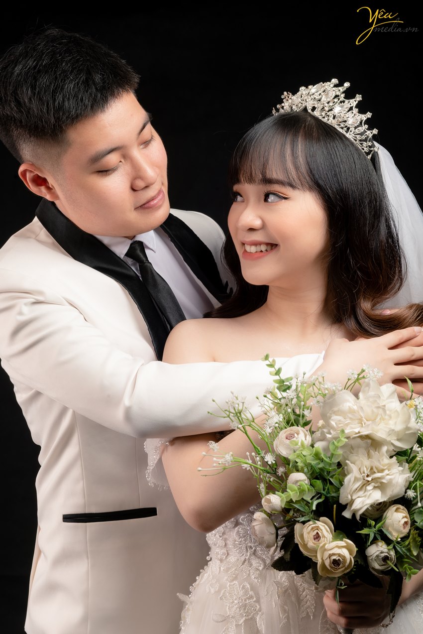 Chụp ảnh cưới trong studio tại Hà Nội thời giãn cách Covid & tuân thủ 5K
